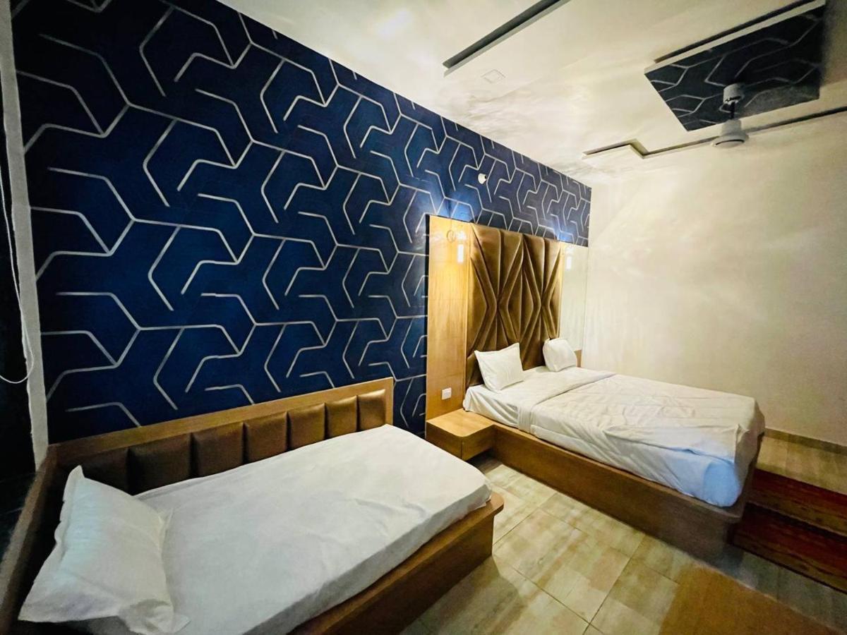 Hotel B P Emerald 马图拉 外观 照片