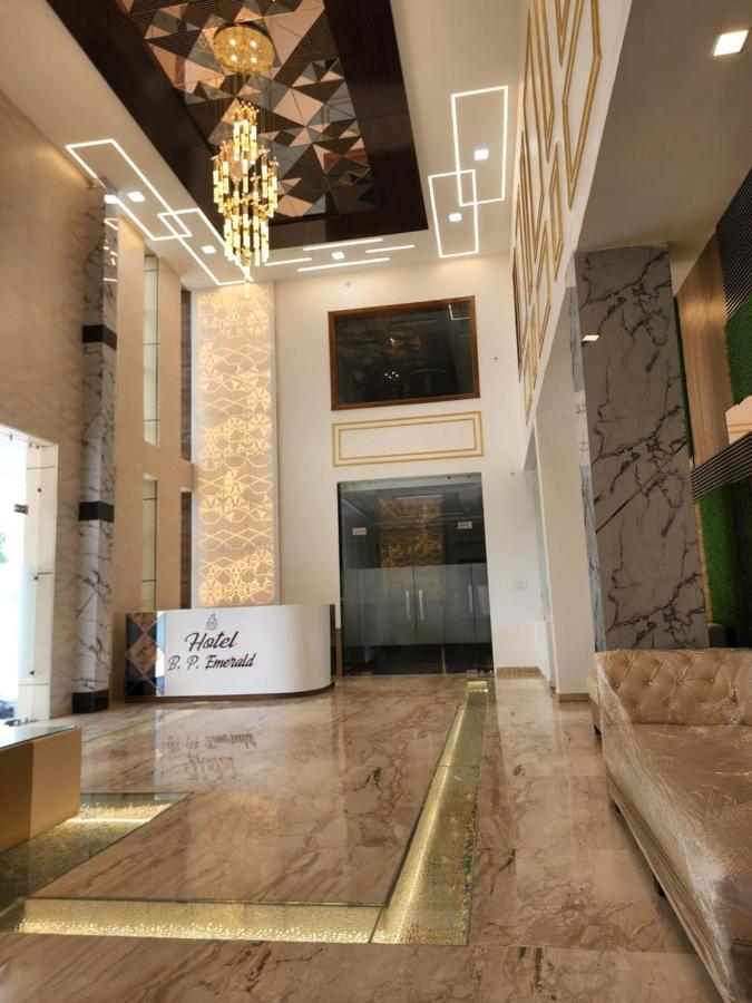 Hotel B P Emerald 马图拉 外观 照片